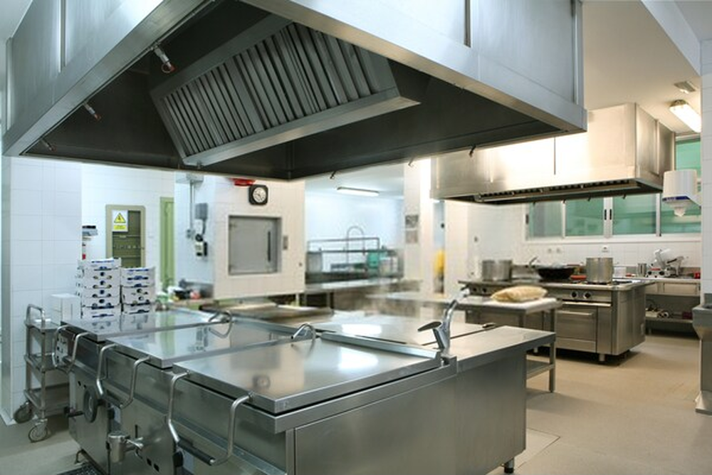 https://www.shutterstock.com/fr/image-photo/professional-kitchen-74698603